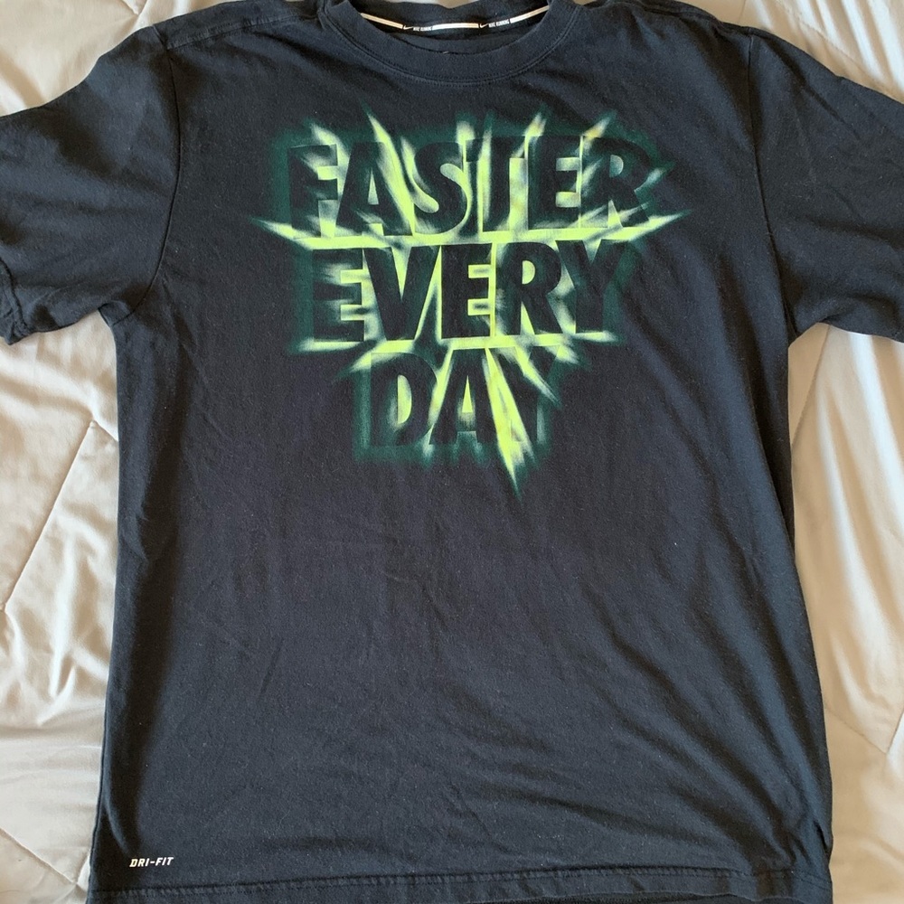 Boys Nike Dry Fit shirt GUC size Large